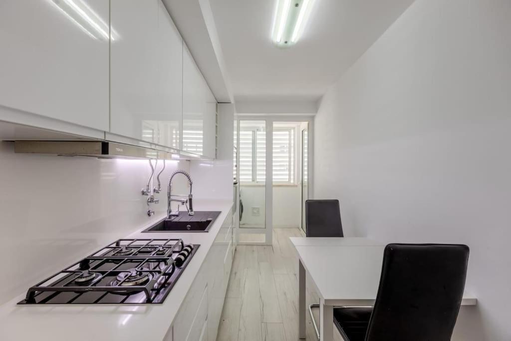 Spacious 3-Bedroom Condo In Lisboa Exterior foto
